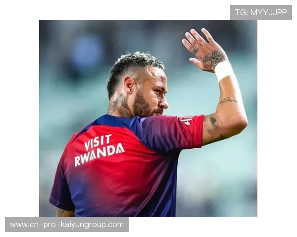 内马尔错位跑动引发成片空间